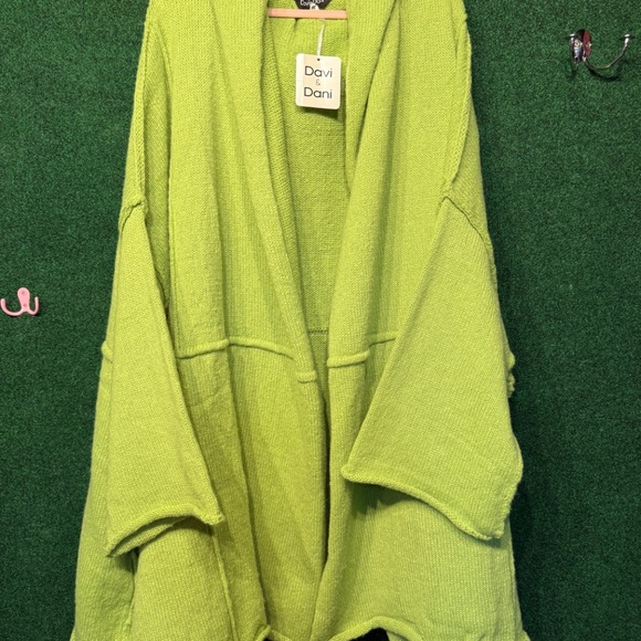🌟SALE 417 NWT Davi & Dani Curvy SZ Cardigan FIRM - Picture 2 of 5